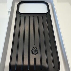 RIMOWA Black Aluminum iPhone 17 Pro Max Case